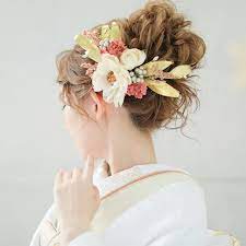 instagram 上的 decollte hairandmakeup アップスタイルにドライフラワーをいっぱいに ヘアメイク arika hm aquashibuya leberyl の総レースガウンドレスお似合いでした studio 成人式 ヘアスタイル ロング 髪飾り ブライダルヘア