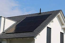 Panel fotowoltaiczny to ten element przydomowych elektrowni solarnych, który przetwarza energię słoneczną na energię elektryczną. Fotowoltaika Od Podstaw Rodzaje Zestawow Cena Instalacji Porady