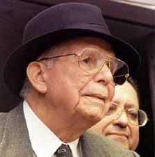 Joaquín Balaguer trabajó como corrector y articulista en el periódico La  Información de Santiago