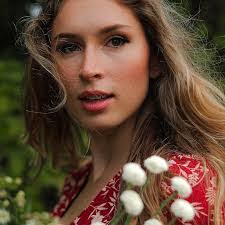 Abby Floyd's Instagram, Twitter & Facebook