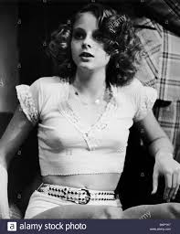Taxi driver's famous you talkin' to me? line came from bruce springsteen. Jodie Foster Taxi Driver 1976 Stockfotografie Alamy