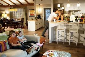They married november 20, 2013, before the birth of their first child, a daughter, autumn james. Jennifer Love Hewitt And Brian Hallisay Are Engaged Starcasm Net