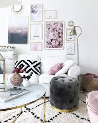 Wunderschone Deko Accessoires Ein Noch Viel Schonerer Couchtisch Marmor Ist Magie Denn Nicht Umsonst Ist Das Raumdekoration Couchtisch Wohnzimmer Gestalten
