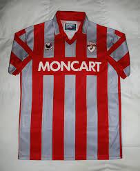 L'unione sportiva cremonese, meglio conosciuta come cremonese, è una società calcistica italiana con sede nella città di cremona. U S Cremonese Home Fussball Trikots 1992 1995 Sponsored By Moncart