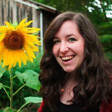 Melanie Roy's Instagram, Twitter & Facebook