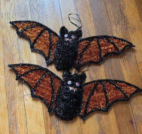 I grabbed a couple of these Dollar Tree bats and gave them the cutest makeover! Come see! ⬇️🦇 https://creatingthroughchaos.com/dollar-tree-bat -pillow/