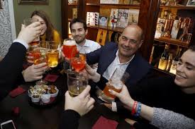 Sono positivo al coronavirus nicola zingaretti, segretario del pd e la nostra economia è più forte della paura: Milano Non Si Ferma Per Il Coronavirus Spritz E Tramezzini Con Il Segretario Pd Zingaretti La Repubblica