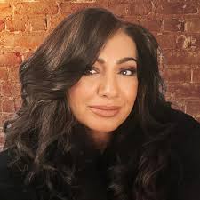 Self Love Elevated: 19 Women share their powerful and vulnerable collection  of self-love stories including 60 + lessons learned and mindset tips:  Andrews, Heather, Traynor, Jennifer, Smith, Christina Nathalie:  9781989848296: Amazon.com: Books