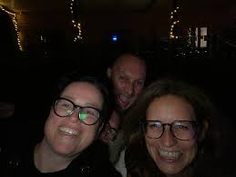 Hello! 😀 It's been an absolute pleasure and a treasure to end the year  with doing what I love best .. am absolutely loving singing and playing  days in a row ..