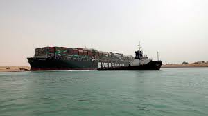 Онлайн видео трансляция, голы, новост. Suez Canal Blocked A Giant Container Ship The Length Of Four Football Pitches Has Become Wedged Across Egypt S Suez Canal Blocking One Of The World S Busiest Trade
