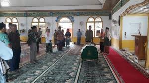 Niat Sholat Salat Jenazah Untuk Perempuan Dan Laki Laki Serta Tata Cara Dan Bacaan Arab Latin Tribun Sumsel