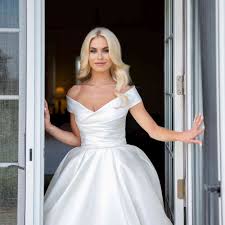 When i helped my parents move from my childhood house to their new house in june, my mom and i unpacked my grandma's old wedding dress. Ultimate Guide To Wedding Dress Necklines