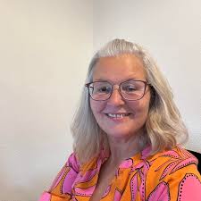 Hi Can someone recommend how to get rid of sticker residue