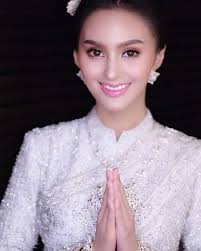 วิวาห์แล้ว พระเอกดัง เคลลี่ ธนะพัฒน์ แห่ขันหมากสู่ขอ น้องนาย ชนุชตรา ดาราสาว และ นางแบบ แฟนสาวที่อายุห่างกันถึง 22 ปี หลังคบหาดูใจกันมานานกว่า. à¸™ à¸­à¸‡à¸™à¸²à¸¢ à¸Šà¸™ à¸Šà¸•à¸£à¸² à¸ª à¸‚à¸ª à¸™à¸• Home Facebook