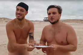 Mcfly et carlito comptent proposer des lives pendant la période de confinement. Gironde Mcfly Et Carlito Celebres Youtubeurs Tournent Nus Et Culottes Sur Le Bassin D Arcachon Le Republicain Sud Gironde