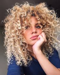There is a myriad of options, from spiky pale white crops to feminine golden. 310 Blonde Curls Ideas Curly Hair Styles Natural Hair Styles Curly Hair Styles Naturally