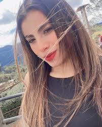 Karly Ross's Instagram, Twitter & Facebook