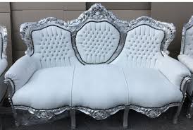 Willkommen bei der polsterei steinbauer die polsterei für franken ihr ansprechpartner in sachen polstermöbel ,lederaufarbeitung und wandbespannungen. Casa Padrino Barock Sofa Garnitur Weiss Lederoptik Silber 2 Sessel Mit Glitzersteinen Wohnzimmer Barock