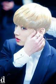 And that becomes the reason for bts's jungkook to trend on top other Bts With Blonde Hair Wattpad
