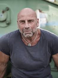 Marc Ewert's Instagram, Twitter & Facebook