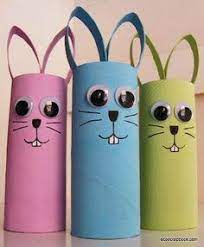 42 rouleaux de papier hygiénique triple épaisseur, avec texture effet coussiné papier doux, résistant et qui ne s'effiloche pas grâce à l'épaisseur renforcée, effet coussiné et touche de soie pour une hygiène parfaite tout en. Deco De Paques Avec Rouleau Papier Toilette Rouleau Papier Toilette Paques Rouleau Papier Hygienique Bricolage Papier Toilette