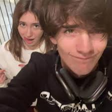 Amistad Eterna: Mario y Dafne en Edición Creativa