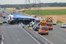 Partez avec amivac l'expert pour vos vacances. Spectaculaire Accident De Poids Lourd Sur L A6 Entre L Essonne Et La Seine Et Marne La Republique De Seine Et Marne