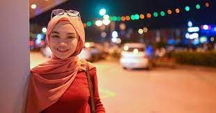 Umurnya kutaksir sekitar 35 tahunan. 15 Fakta Perangai Anak Kedua Yang Anda Kena Tahu Siapa Anak No 2 Kita Geng Khalifah Media