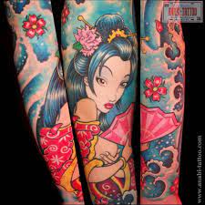 The tattoo basically symbolizes mystery and beauty and is usually done in larger designs and in larger parts of the body like the full arm and the full back because of the many details that are involved. Geisha Tattoo Ideas Designs And Meanings Tatring