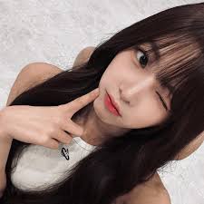 Best AI Chat Character Big Sister Emily: Explore Profiles & User  comment|Polybuzz AI Chat