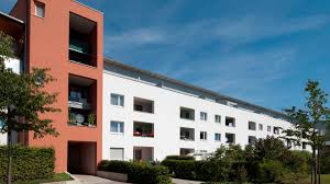 Die stadtbau vermietet bevorzugt an menschen, denen es vergleichsweise schwerfällt, eine mietwohnung zu finden. Stadtbau Regensburg 1