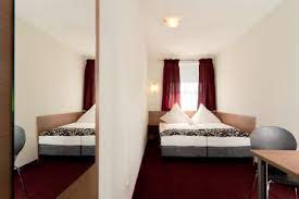 There are also many dining options in the city center, which serve a wide variety of local and regional dishes. Dream Inn Zimmer Dream Inn Regensburg Budget Stadthotel