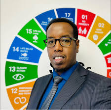 Dhammaan bahweynta Jaamacadda SIMAD waxay tacsi tiiraanyo leh u dirayaan  Ustad Abdiwali Mohamud Warsame oo aabihiis goor dhow ku geeriyooday  magaalada Muqdisho. Marxuumka waxaan Alle uga baryaynaa in uu janaddii  firdowsa ka