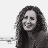 Beth Stedman's Instagram, Twitter & Facebook