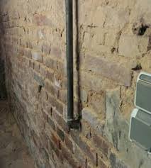 Es Ging An Die Erste Wand In Der Werkstatt Sie Wurde Gesaubert Und Weiss Gestrichen Arbeitsflache Hat Man Nie Genug Also Interior Design Design Interior