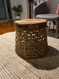 So we're big believer in ikea around here but when our old ikea coffee table was looking worse for wear (ahem… we tried to paint a lacquered table and forgot to sand it first, the paint did not stick well to say the least), we were hard pressed to find a table with enough storage! Kmart Shopper Shares Incredible Hack For Coffee Table Using A Basket And Serving Tray 7news