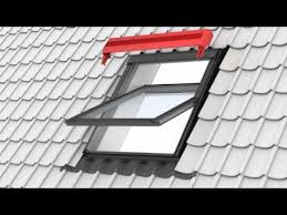 So bleibt der raum angenehm kühl und luftig. Installation Video For Velux Solar Roller Shutter Youtube