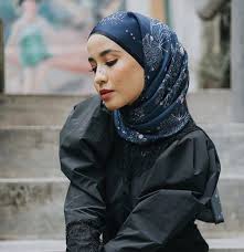 First time meeting @izreenazminda, loving her already! Bella Dally Raikan Ulang Tahun Ke 29 Peminat Doakan Bella Dally Suami Hingga Ke Jannah Buzzkini