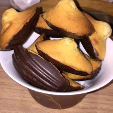 Retrouvez En Story Permanente La Recette Complete Des Madeleines Avec Coque En Chocolat Recette M Yooying Food Breakfast Desserts