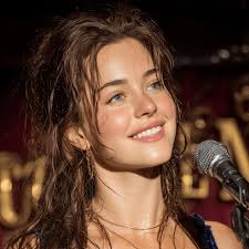 Pauline Villanueva Estiller