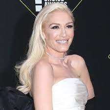 Gwen stefani posted this picture which displayed her face before doing her makeup. Gwen Stefani Looks Unrecognizable Without Makeup How Is This The Same Person Shefinds