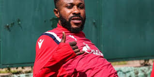 Guélor kanga is currently playing in a team fk crvena zvezda. Foot Affaire Guelor Kanga Les Nouvelles Ne Sont Pas Rassurantes Pour La Rd Congo A La Caf Eventsrdc Com