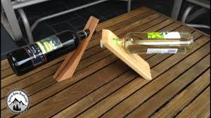 Sa patine maintien un côté authentique et campagnard. Fabrication D Un Support Pour Bouteille De Vin En Palette Version Courte Youtube