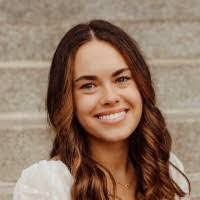 Kelly Dines's Instagram, Twitter & Facebook