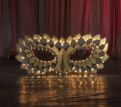 Achieve the mysterious appeal essential for any masquerade themed event with elegant props and décor from anderson's. Masquerade Prom Masquerade Party Centerpieces Decorations Stumps Party