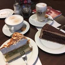 Der apfelmuskuchen schmeckt nicht nur fantastisch zum kaffee, sondern ist auch ein echtes highlight auf. Der Beste Kuchen Uberhaupt Stadtcafe Sander Mulheim An Der Ruhr Reisebewertungen Tripadvisor