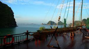BUU DIEN HA LONG (Halong Bay)