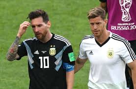 El obelisco, con la cara de maradona y una leyenda: Hernan Crespo On Argentina Who Helped Messi Against Iceland Mundo Albiceleste