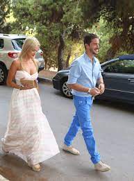 Ο νίκος οικονομόπουλος, είναι από τους άντρες που εκπροσωπούν μία μερίδα αντρών που θυμίζουν τα αρσενικά παλιάς κοπής. Oikonomopoylos Kaboyra 3ana Mazi Meta Apo 6 Xronia H Apanthsh Ths H8opoioy Stis Fhmes Gossip Tv Gr