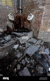 Outdoor toilet india hi-res stock photography and images - Alamy